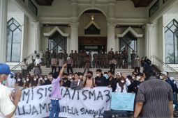 Puluhan siswa SMA 3 Muarojambi demo minta ganti kepala sekolah