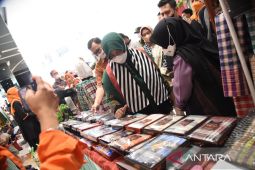 Pemkab Bandung: Sarung perlu dilestarikan guna bangkitkan industri tekstil