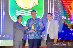 Program pro rakyat, Wali kota Sabang terima Serambi Award 2022