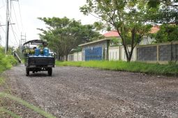Pemkab Sidoarjo perbaiki jalan rusak di sekitar kantor pemerintahan