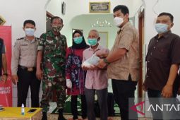 Ketua DPRD bantu paket sembako peserta vaksinasi