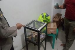 Polisi menangkap remaja curi kotak amal masjid