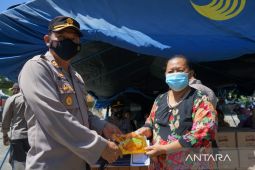 Polres Gorontalo Kota beri hadiah minyak goreng bagi peserta vaksin