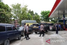 Sejumlah mobil pelangsir solar di SPBU Mandingin diamankan Polisi