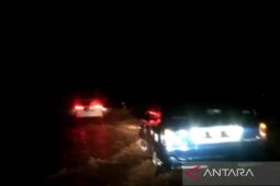 Tanah longsor di Nagreg hambat lalu lintas di Jalan Raya Garut-Bandung