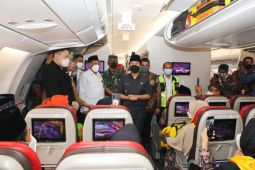 Wagub Emil Dardak lepas 366 orang jamaah umrah di Bandara Juanda