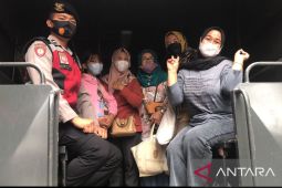 Polisi kerahkan armada angkut penumpang dampak angkot mogok beroperasi