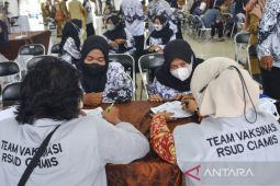 Vaksinasi COVID-19 dosisi ketiga