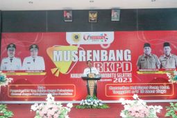 Edimin tutup Musrenbang Labuhanbatu Selatan