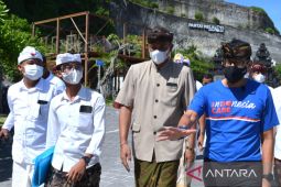 Menparekraf bahas pengembangan Pantai Melasti Bali