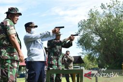 Kodim 1002/HST bekali pegawai Rutan Kelas IIB Barabai keterampilan menembak