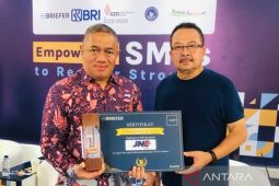 JNE raih penghargaan "Brand Pemberdaya UKM" kategori Ekspedisi Logistik