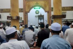 Kaum Muslim Kalsel ramai-ramai laksanakan peribadahan malam nisfu Sa'ban