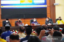 Pemkab Kapuas Hulu fokus dalam peningkatan ekonomi infrastruktur dasar