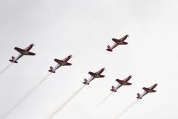 Tim TNI AU Jupiter hiasi langit Mandalika