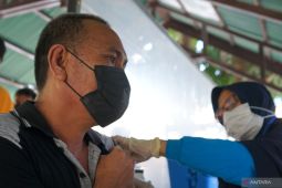 Kasus positif COVID-19 di Indonesia tambah 7.951 pada Sabtu