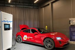 Porsche menyuntik dana 75 juta dolar AS untuk eFuels