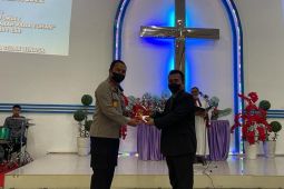 Polres Sibolga percepat vaksinasi dengan target 240 warga di lima gereja