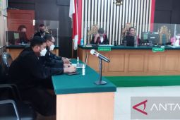 Orang kepercayaan Zumi Zola jalani sidang suap "ketok palu"