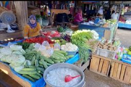 Pemantauan harga sembako di Pasar Kramat Tinggi Muarabulian jelang bulan ramadan
