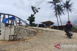 Warga minta perbaikan jalan Bojongmangu Bekasi - Pangkalan Karawang