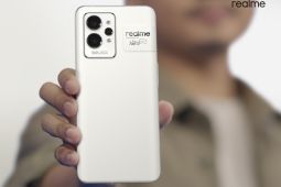 Realme luncurkan ponsel premium GT 2 Pro