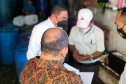 Polisi monitoring  minyak goreng di Tebing Tinggi