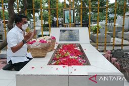 Ke Surabaya, Moeldoko sempatkan ziarah ke makam Bung Tomo