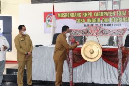 Pemkab Toba dorong peningkatan infrastruktur jalan