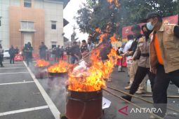 Polisi musnahkan barang bukti 81 kg ganja
