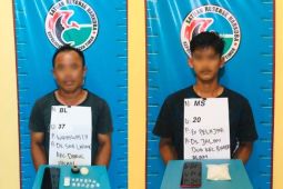 Polisi tangkap dua warga karena miliki sabu-sabu