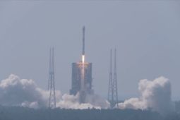 China meluncurkan roket baru Long March-8