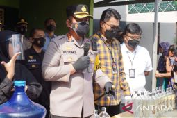 Polisi gagalkan produksi minuman keras oplosan di Sidoarjo