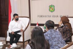 Wali kota ajak perusahaan elektronik tingkatkan usaha istri nelayan