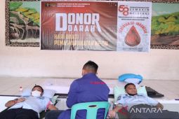 Pegawai Rutan Tarutung donor 15 kantong darah peringati hari bhakti pemasyarakatan