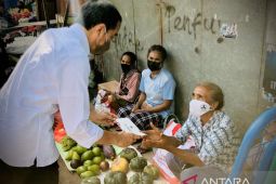 Presiden Jokowi blusukan ke pasar tradisional di Kupang