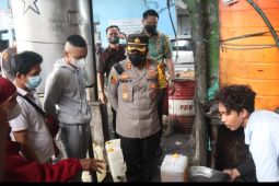 Kapolresta Denpasar minta pedagang jual minyak goreng tidak di atas HET
