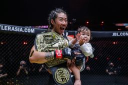 Angela Lee pertahankan gelar di momen satu dekade ONE Championship