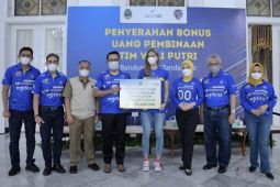 Pemprov Jabar beri bonus Rp250 juta Tim Putri Bandung BJB Tandamata