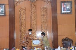 Bupati Sidoarjo apresiasi OPD peraih penghargaan WBBM dan WBK
