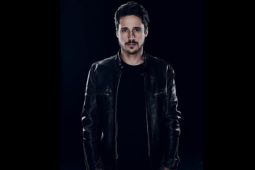 Aktor Peter Gadiot gabung sebagai pemain di serial live-action "One Piece"