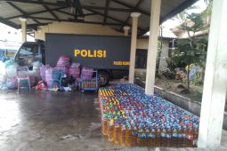 Polres Kediri gelar operasi minyak goreng curah dan salurkan BLT