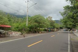 Dispar Ternate tertibkan pedagang musiman di bahu jalan