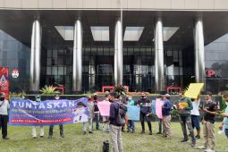 Gelar aksi damai, KPK diminta umumkan hasil penyelidikan kasus di Aceh