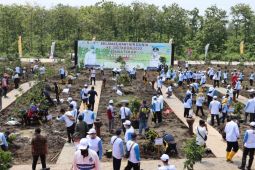 Gubernur Khofifah: Tanam pohon jaga pasokan air tanah