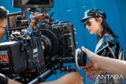 Dalam industri film, Persoalan izin disebut sebagai masalah terbesar