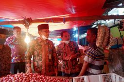 Harga sembako di Pasar Kramat Tinggi stabil