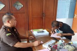 Bea Cukai Madura sita ratusan ribu batang rokok ilegal