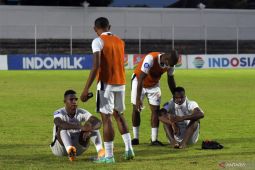 Manajer Persipura Yan Mandenas bertekad tingkatkan mentalitas para pemain