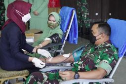 Donor darah, Pangdam IM dan istri terima penghargaan PMI